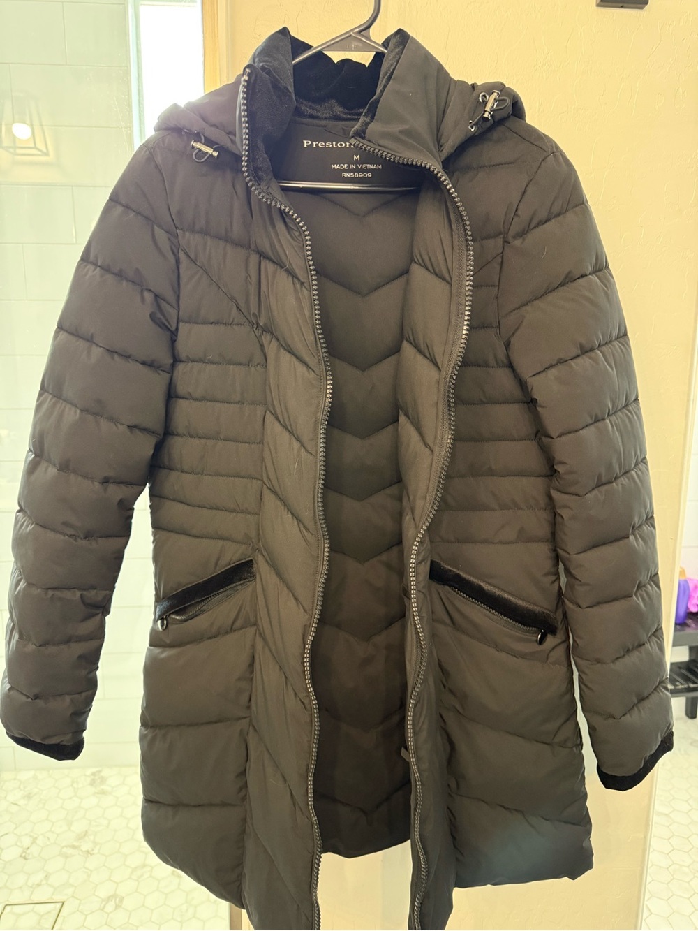 Women’s Black Quilted Puffer Coat with Hood